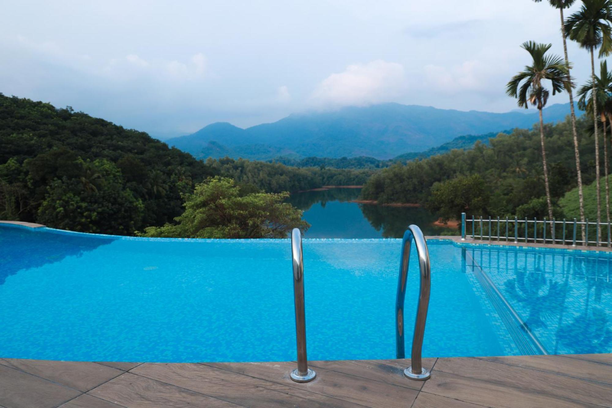 Hotel Serene Aqua Hills Kozhikode Mennanyam Zewnętrze zdjęcie